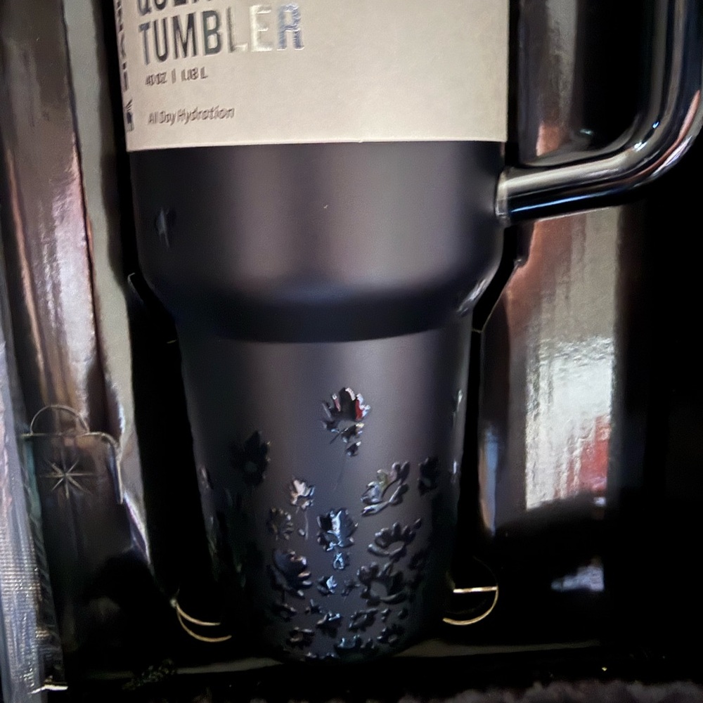 New Stanley 40oz Black Special Edition Jennie Ruby Box Dust Bag Very Nice - Picture 3 of 10